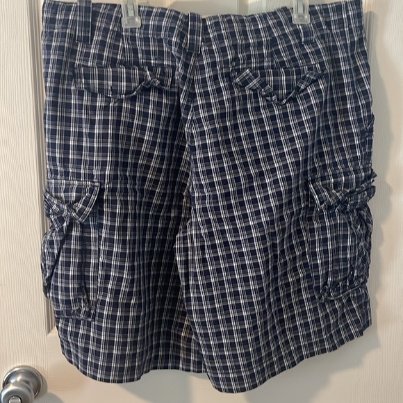Men’s shorts - Picture 2 of 2